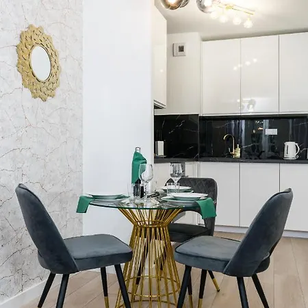 아파트 Luxurious Apartment Sikorskiego By Renters Prestige