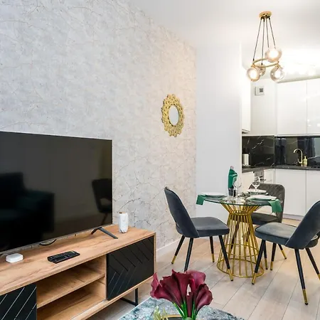 Luxurious Apartment Sikorskiego By Renters Prestige *
