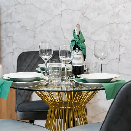 아파트 Luxurious Apartment Sikorskiego By Renters Prestige