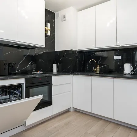 아파트 Luxurious Apartment Sikorskiego By Renters Prestige